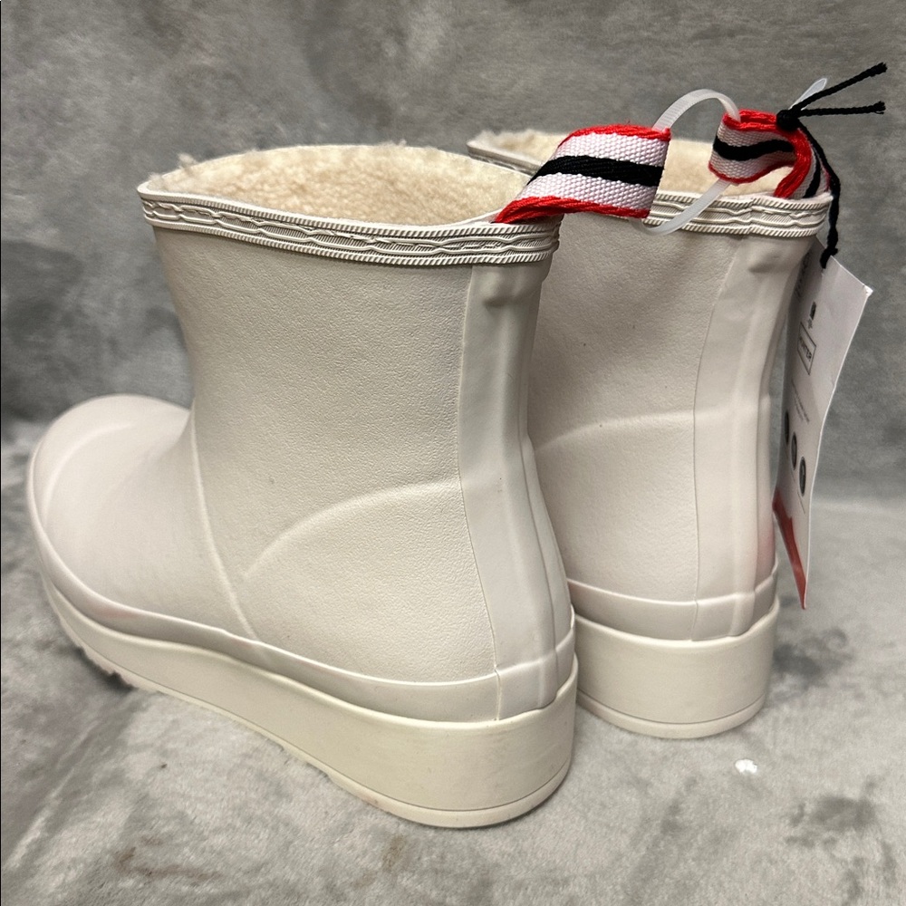 Hunter Play Short Faux Shearling Lined
Waterproof Rain Boots Size 8 - Picture 4 of 8